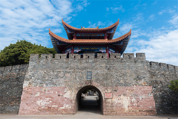 企業(yè)卡在轉(zhuǎn)型關(guān)鍵期難推進(jìn)，肇慶管理咨詢公司有何突圍方案？