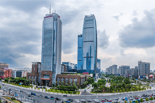 企業(yè)卡在增長(zhǎng)瓶頸管理老套，東莞管理咨詢能劈開新路嗎？